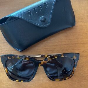 Diff Bella Square Sunglasses